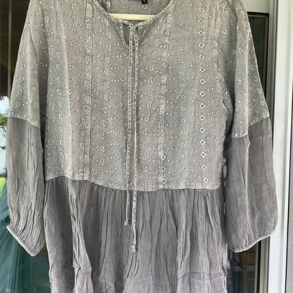 NEW Young Threads Boho Gray flowy tunic top. NWOT. Small Brand new - Picture 10 of 10